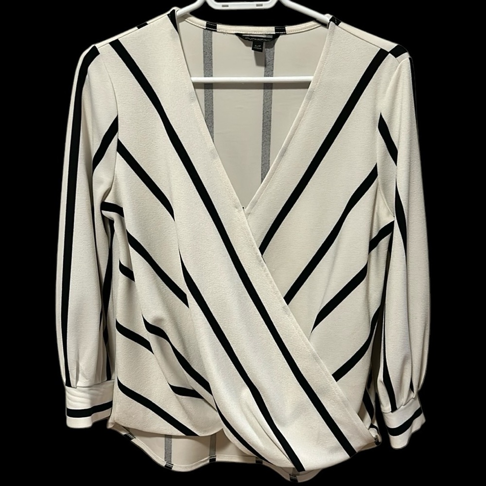 Banana Republic 3/4 length sleeve crepe wrap top